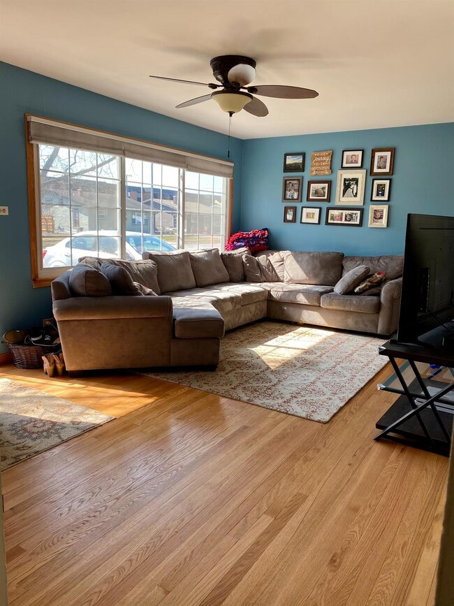 3307 George St, Highland, IN 46322 - photo 2