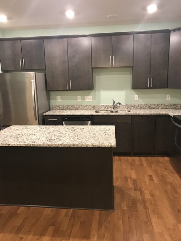 90 Trotter Rd unit 411, South Weymouth, MA 02190 - photo 2