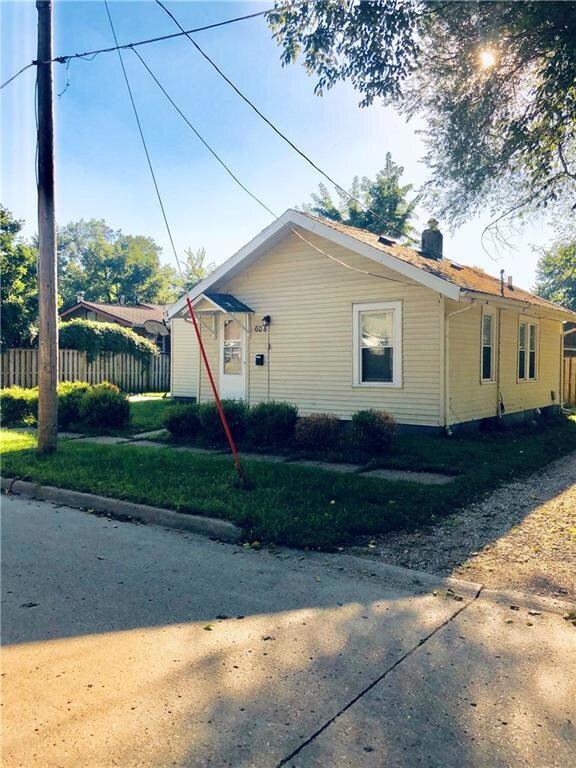 608 E 24th St, Des Moines, IA 50317 - photo 2
