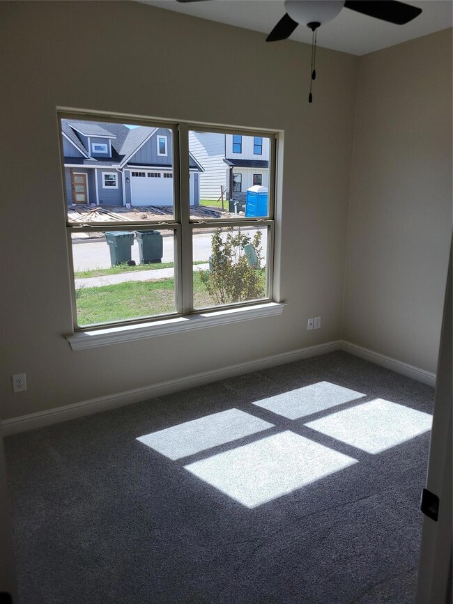 4915 Dry Creek Rd, Sherman, TX 75092 - photo 3