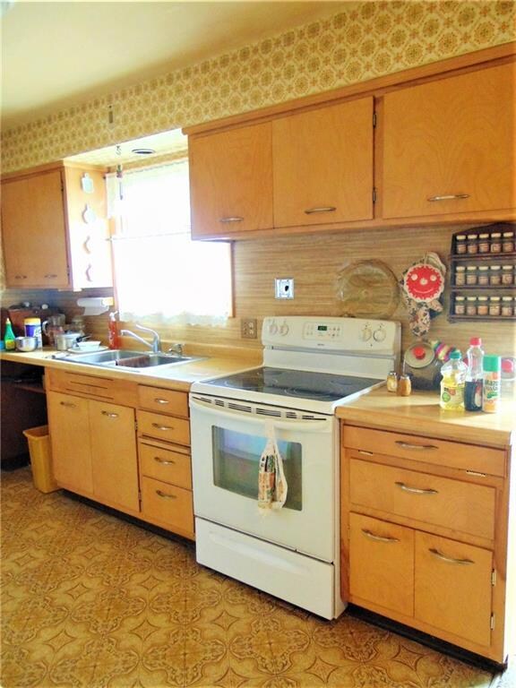 1019 9th St S, La Crosse, WI 54601 - photo 5