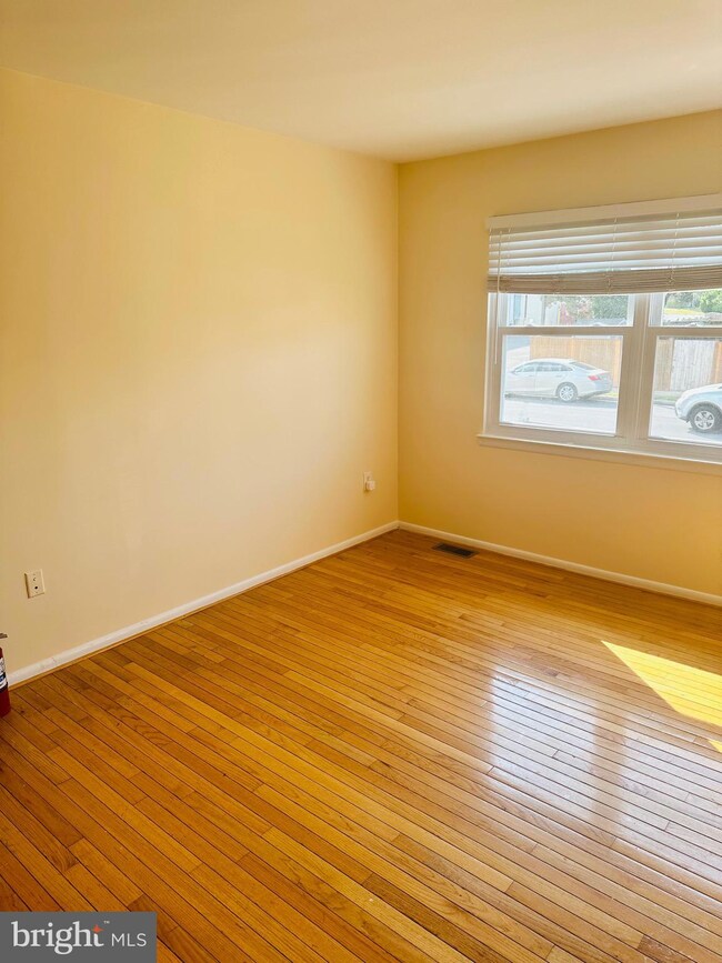 920 Philip Powers Dr, Laurel, MD 20707 - photo 3