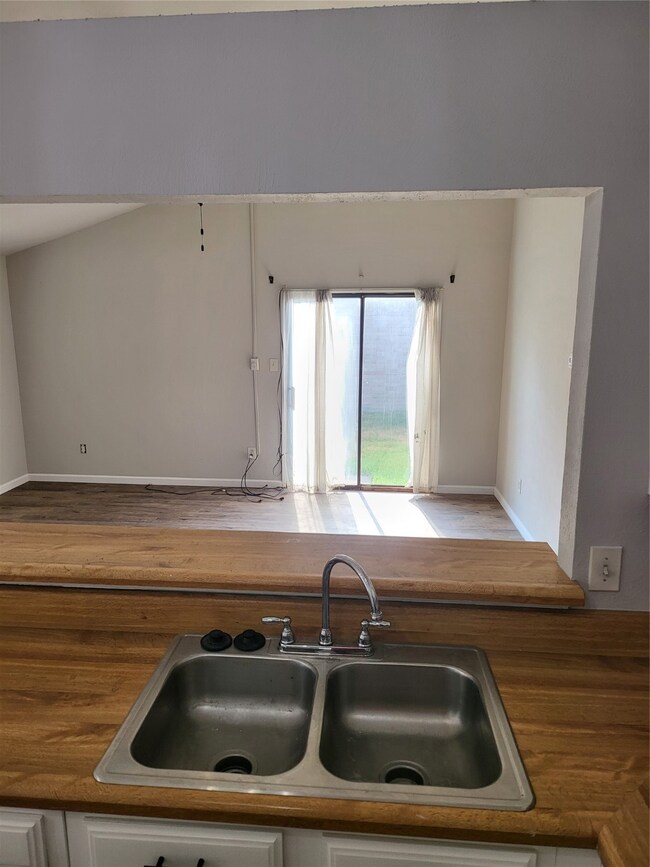 24023 Running Iron Dr, Hockley, TX 77447 - photo 4