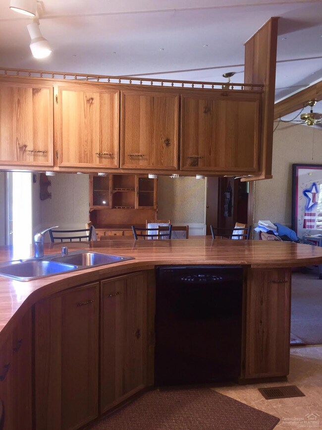 64815 Grande Loop, Bend, OR 97701 - photo 7