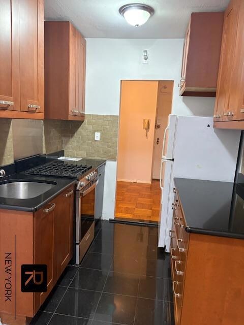 735 Kappock St unit 2F, Bronx, NY 10463 - photo 7