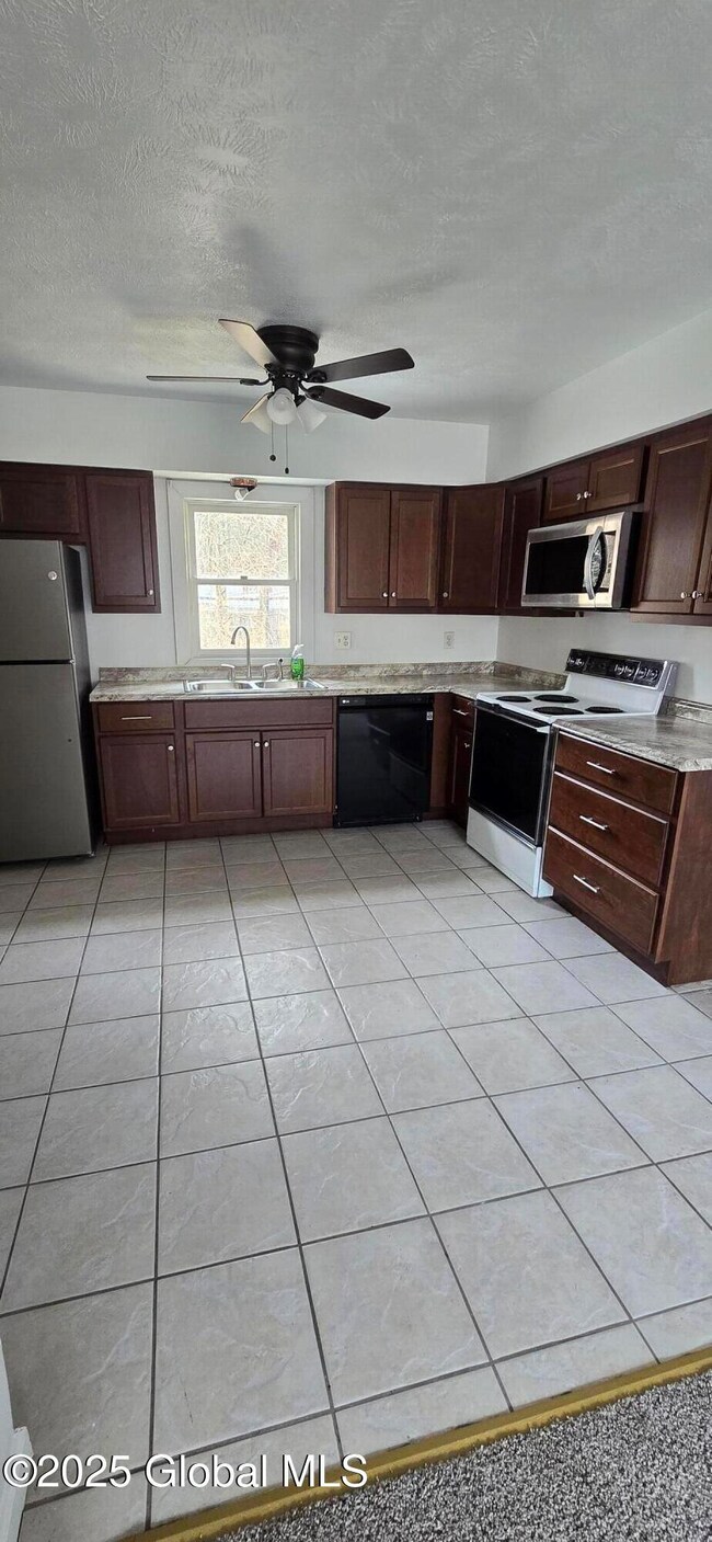 100 Serif Ln unit 102, Schenectady, NY 12303 - photo 6