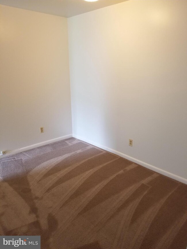 300 Chapel Ct, Walkersville, MD 21793 - photo 4