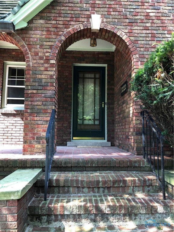 Steps to front door