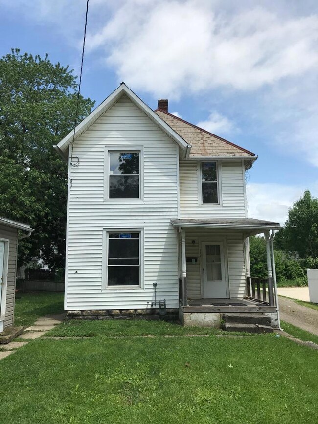 226 W. Locust - SINGLE FAMILY