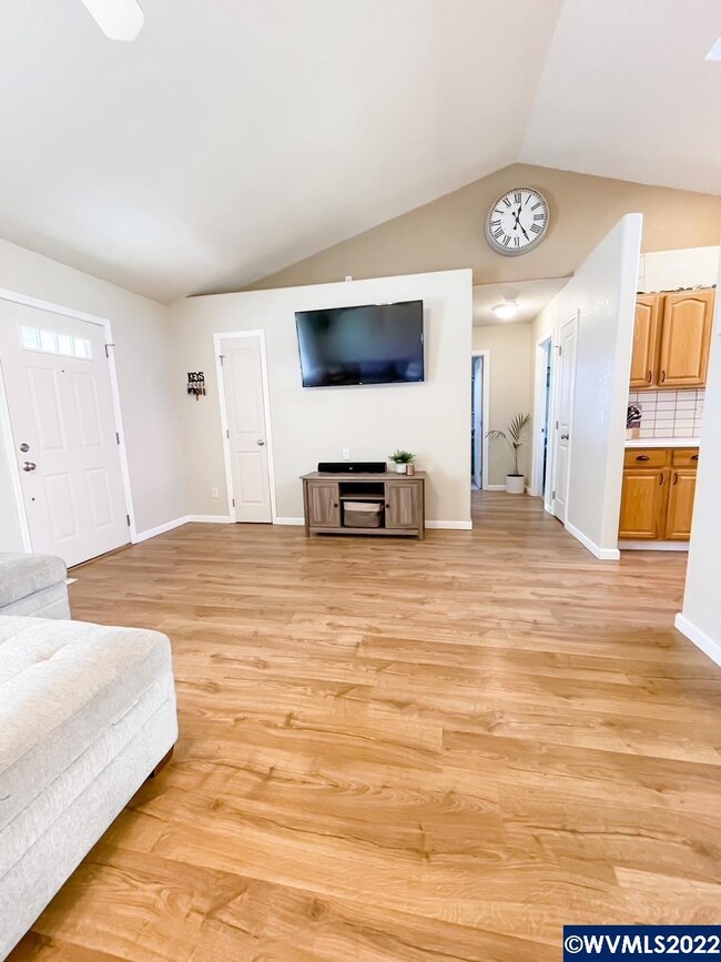 563 Dampier Dr, Philomath, OR 97370 - photo 7