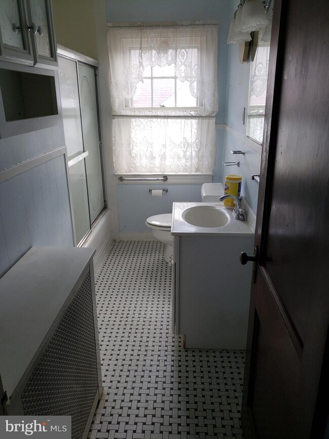 1702 Arbutus Ave, Halethorpe, MD 21227 - photo 6