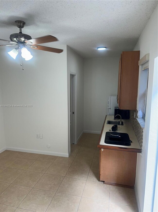 15882 SW 138th Ct unit Rear, Miami, FL 33177 - photo 7