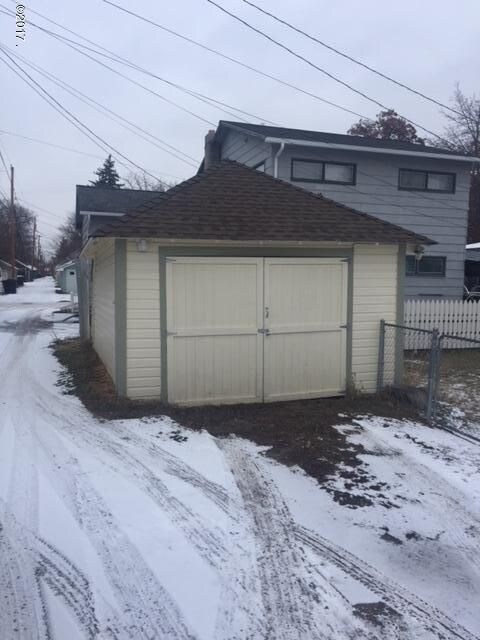 Detached garage...