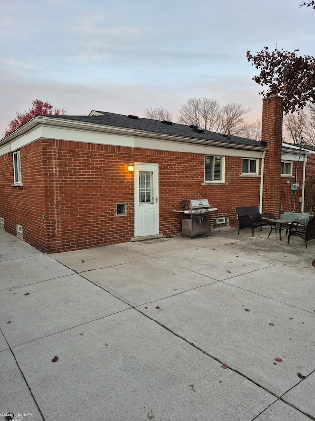 22016 Barton St, Saint Clair Shores, MI 48081 - photo 3