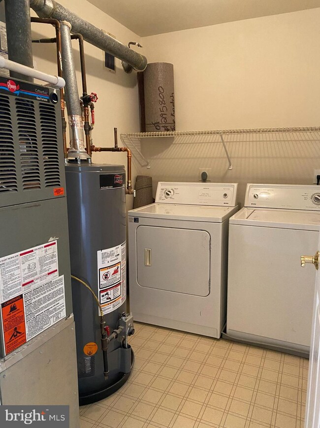 112 Timberlake Terrace unit 8, Stephens City, VA 22655 - photo 7