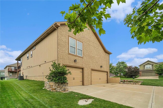 13719 Richland Ave, Bonner Springs, KS 66012 | MLS# HMS2486449 | Homes.com