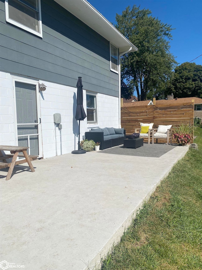 511 N Orchard St, Brooklyn, IA 52211 - photo 3