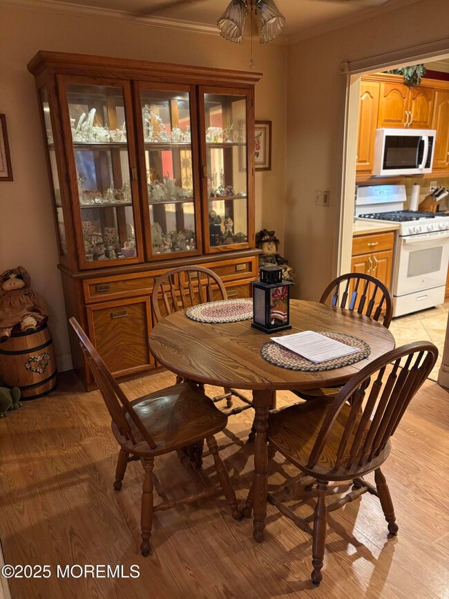 708 Zlotkin Cir unit 2, Freehold, NJ 07728 - photo 4