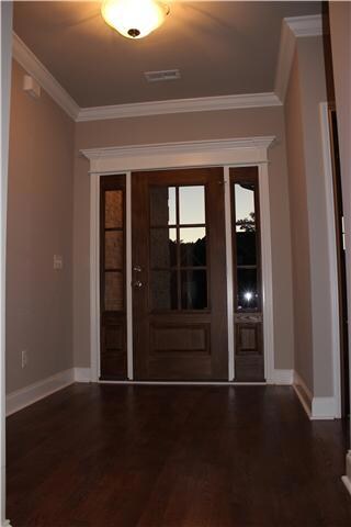 Beautiful entry to welcome your guests!