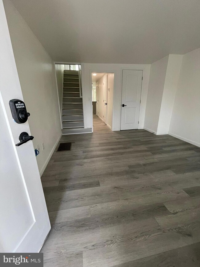 114 E Cedar St, Kennett Square, PA 19348 - photo 3