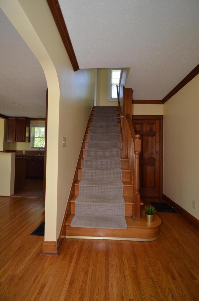 REVISED STAIRWAY FOYER