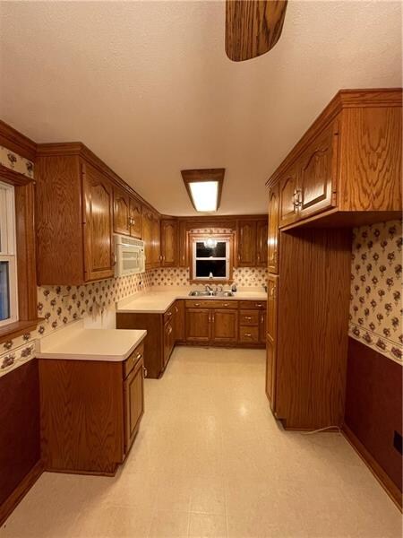 483 Coolspring St, Uniontown, PA 15401 - photo 4