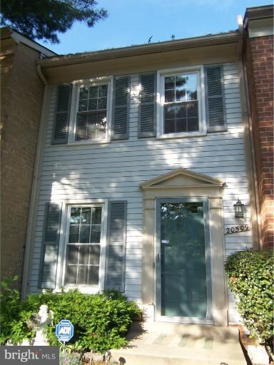 20509 Sterncroft Ct, Montgomery Village, MD 20886 - photo 2