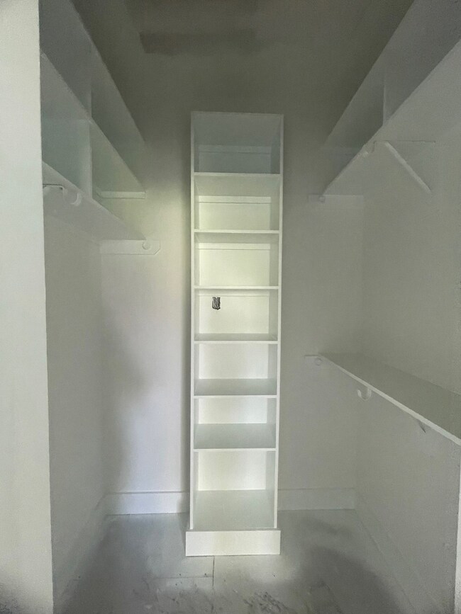 Walk in closet
