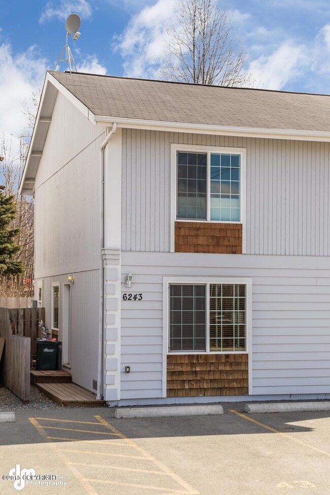 6243 E Tudor Rd 15 Anchorage-large-002-E