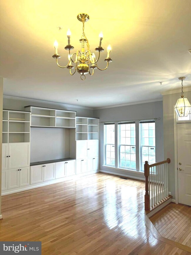 6026 Madison Overlook Ct, Falls Church, VA 22041 - photo 4