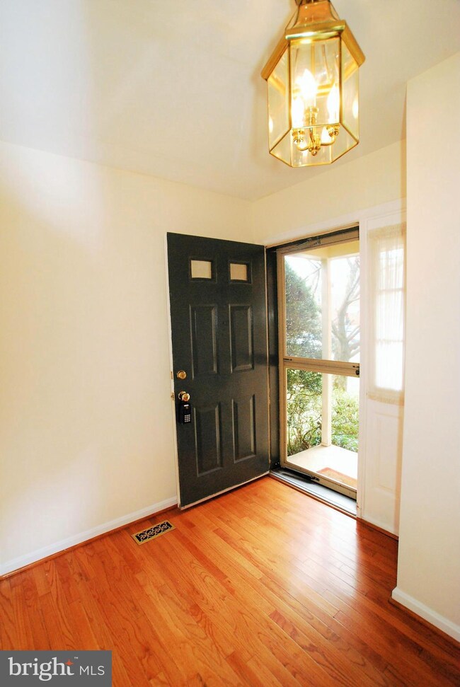 26 Salthill Ct, Lutherville Timonium, MD 21093 - photo 3