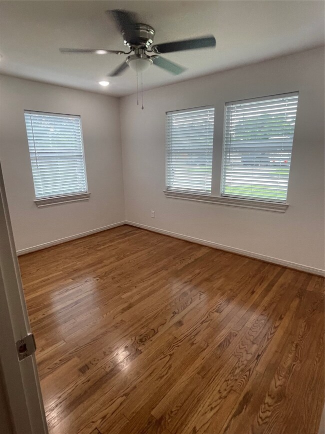 5127 Keystone St, Houston, TX 77021 - photo 5