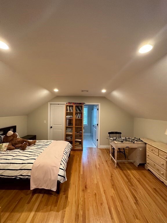 29 Gregory St, Waltham, MA 02451 - photo 5