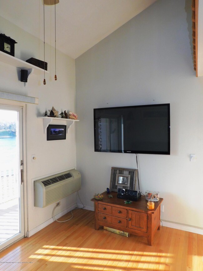 2 Rumson Rd unit 14, Sea Bright, NJ 07760 - photo 7