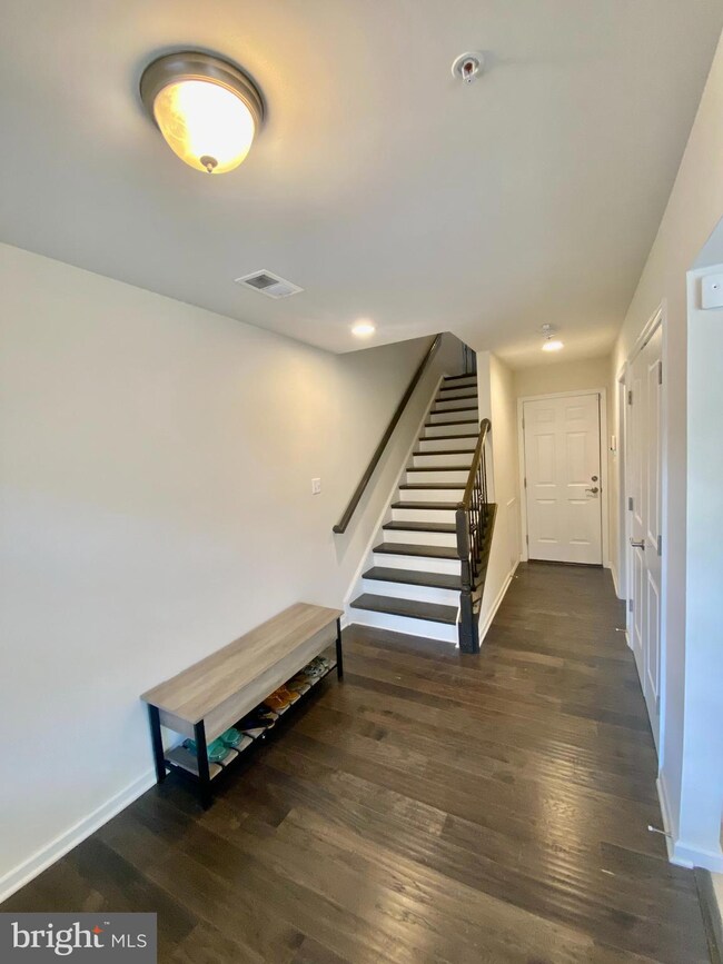 2802 Pinebrook Rd, Landover, MD 20785 - photo 4