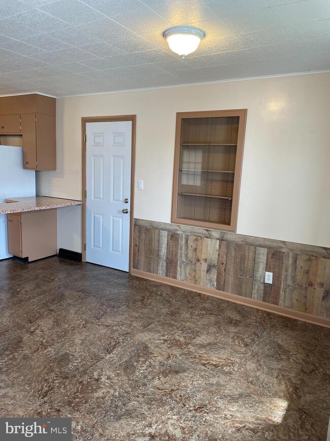 1201 Pottsville Pike unit A, Shoemakersville, PA 19555 - photo 5