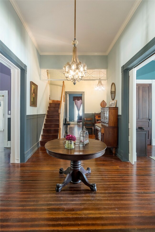 608 W Lang St, Alvin, TX 77511 - photo 6