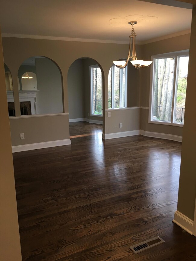 330 Naiche Ct, Columbus, OH 43213 - photo 7