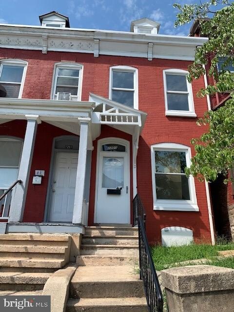 1203 Green St, Reading, PA 19604 - photo 2