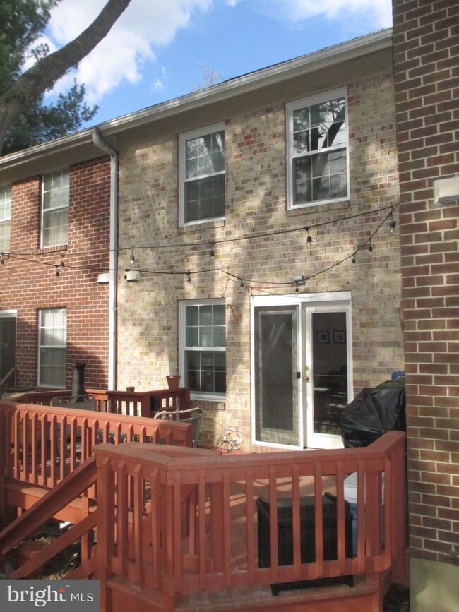 9075 Lambskin Ln, Columbia, MD 21045 - photo 2