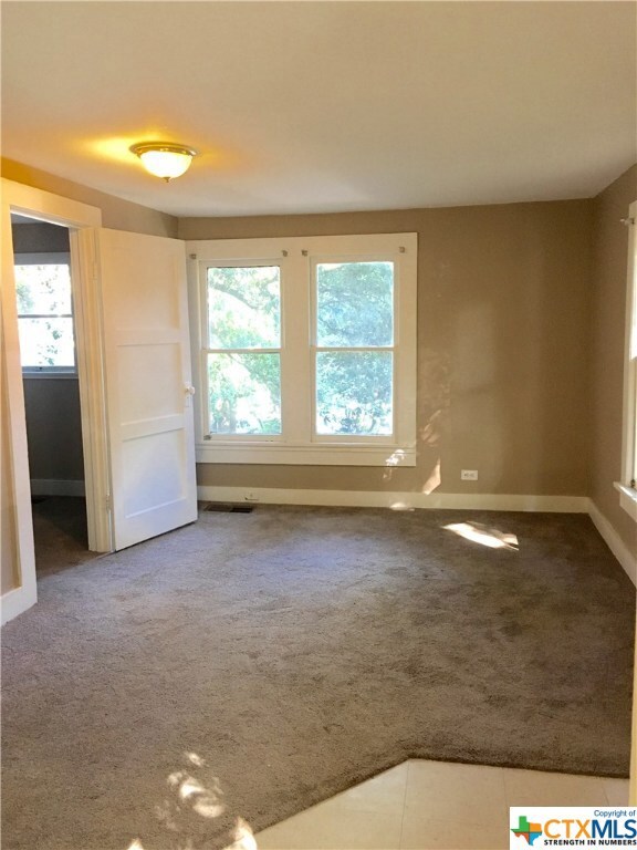 524 W Hopkins St unit C, San Marcos, TX 78666 - photo 3