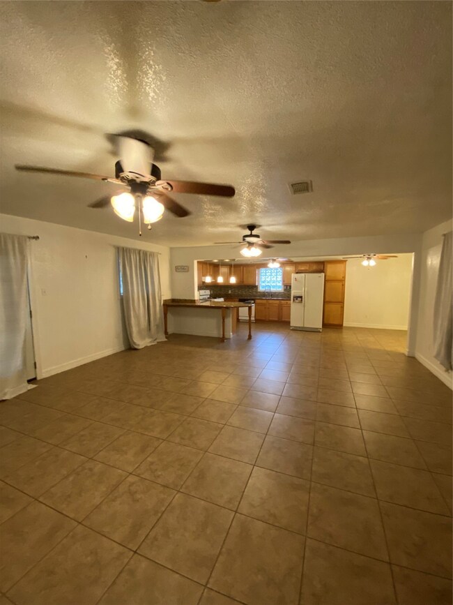 2223 Twinbrooke Dr, Houston, TX 77088 - photo 4