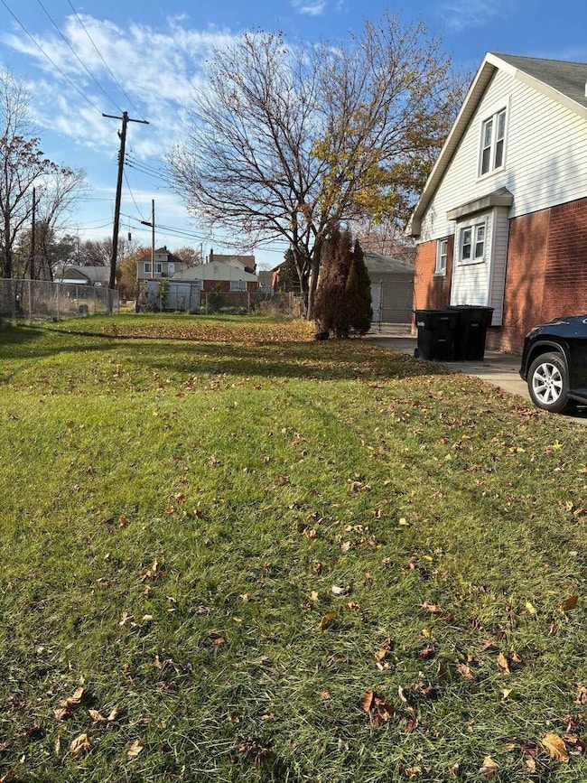 13533 Cloverlawn St, Detroit, MI 48238 - photo 2