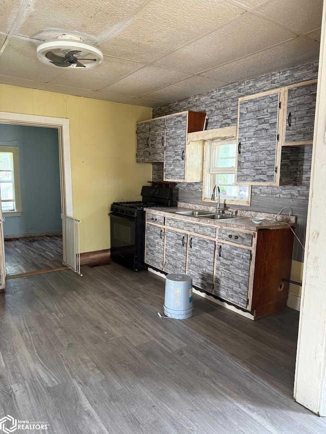 608 W Franklin St, Bloomfield, IA 52537 - photo 6