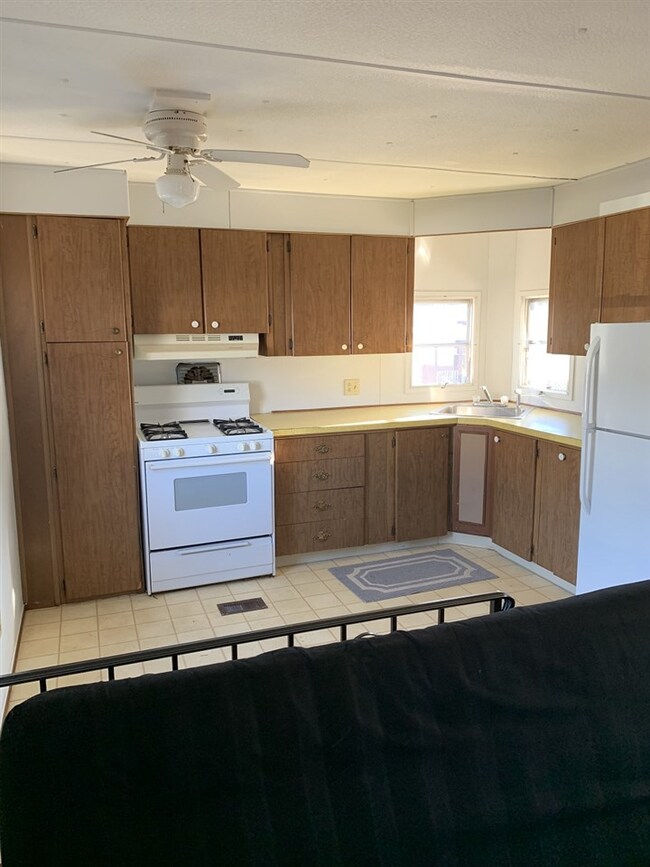 17 Elgin Blvd, Londonderry, NH 03053 - photo 7