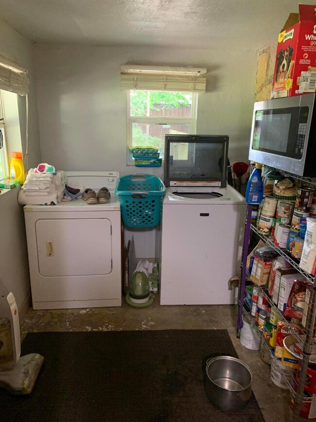 56387B22-8B96-44AA-98BA-1AB0AF6131AC