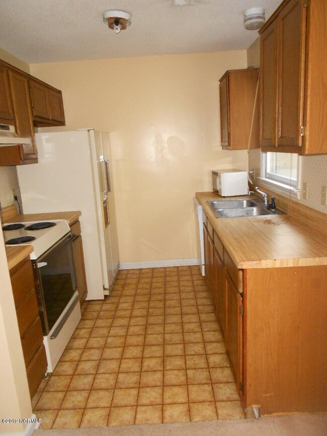 313 Bracken Place unit Q, Jacksonville, NC 28540 - photo 4