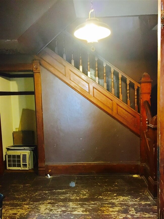 289 N Carroll St, Wabash, IN 46992 - photo 2