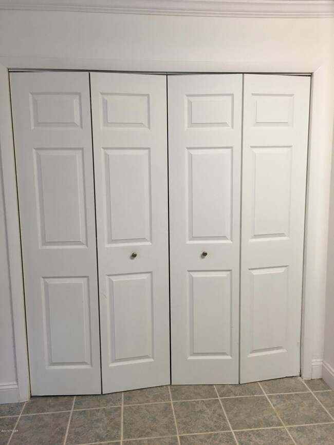 122 Tiger Lily Dr, Dingmans Ferry, PA 18328 - photo 6