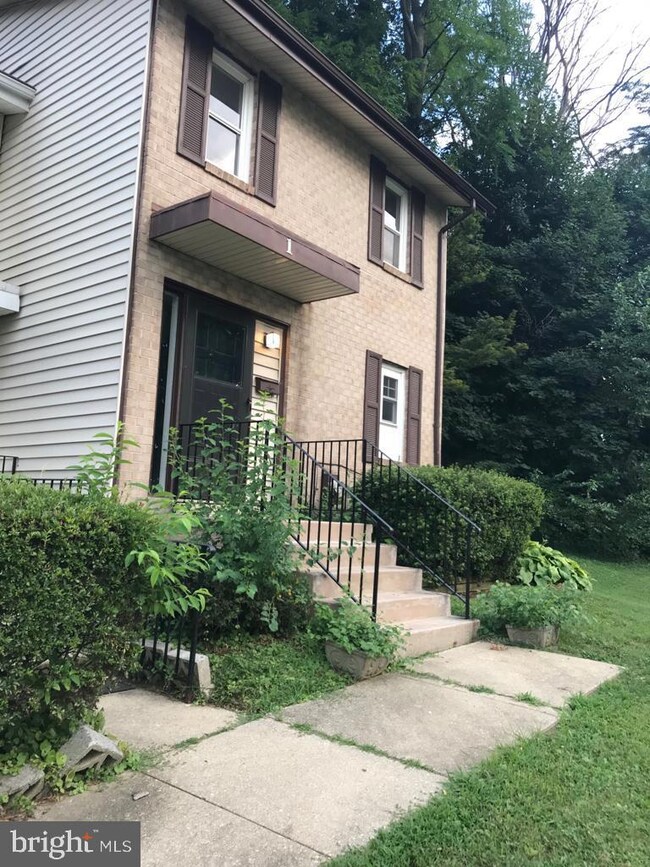 1 Daimler Dr unit 81, Capitol Heights, MD 20743 - photo 4